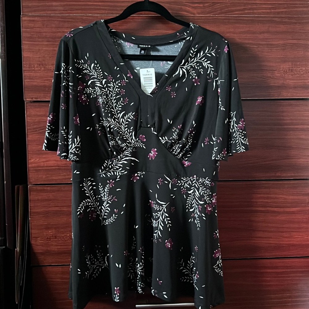 Torrid peplum top black 00 Large NWT short sleeve
